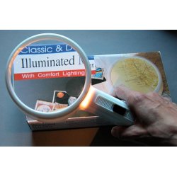 Lup med lys, 110 mm linse - med god hndtag