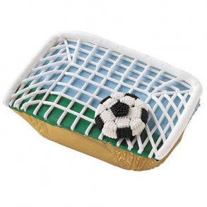 kage med græs og fodbold