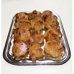 Vandbakkelse med kirsebær creme