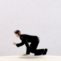 13 cm kagefigur til bryllup - Haps - fanget