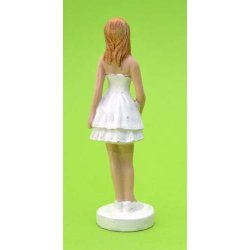 10 cm konfirmand - lyst hr - pige med kort kjole 