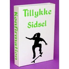 Sangskjuler - Boks - Skateboard pige med navn